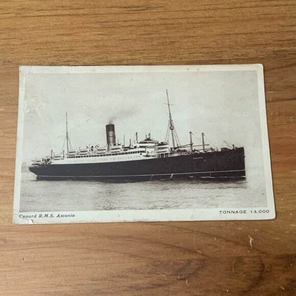 VINTAGE POSTCARD - CUNARD LINER R.M.S. ASCANIA - POSTMARKED 1927 - Picture 1 of 2